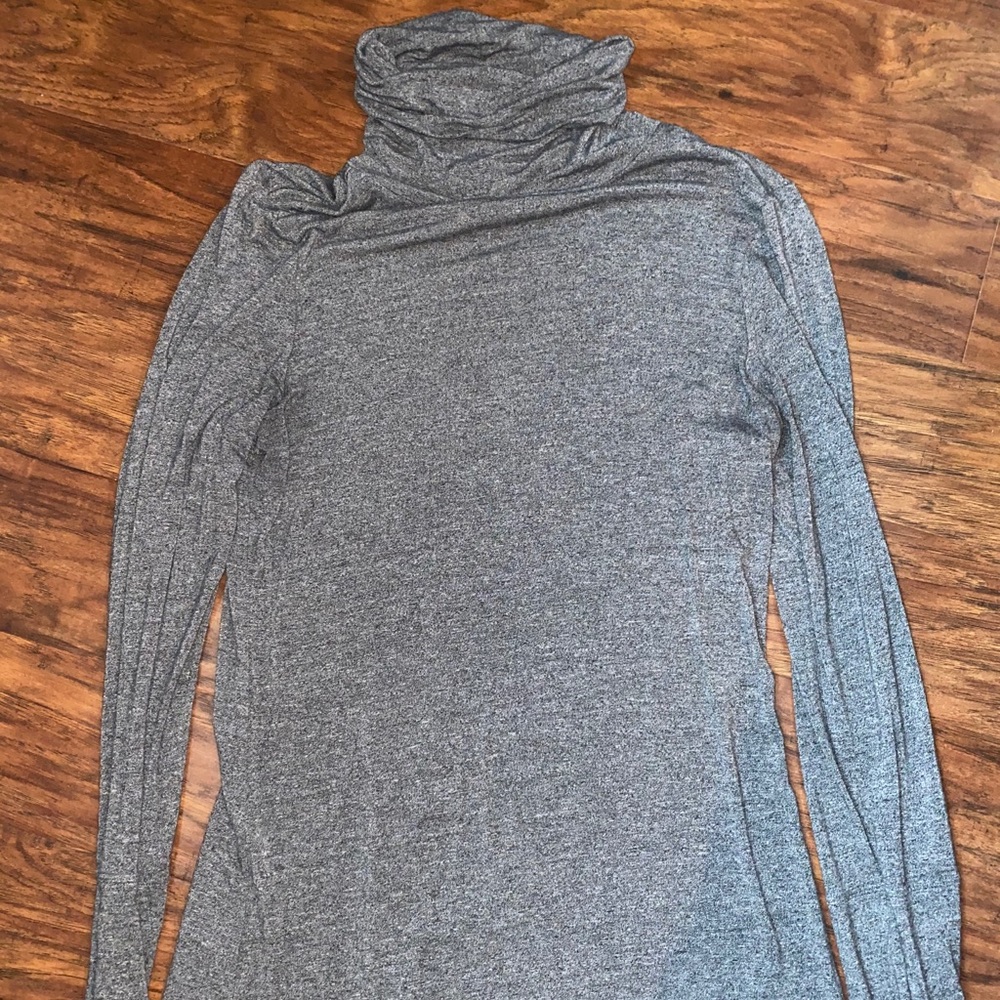 Lightweight turtle neck